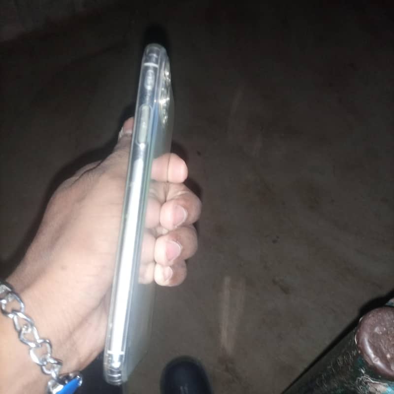 Apple iPhone 11 Pro Max 3