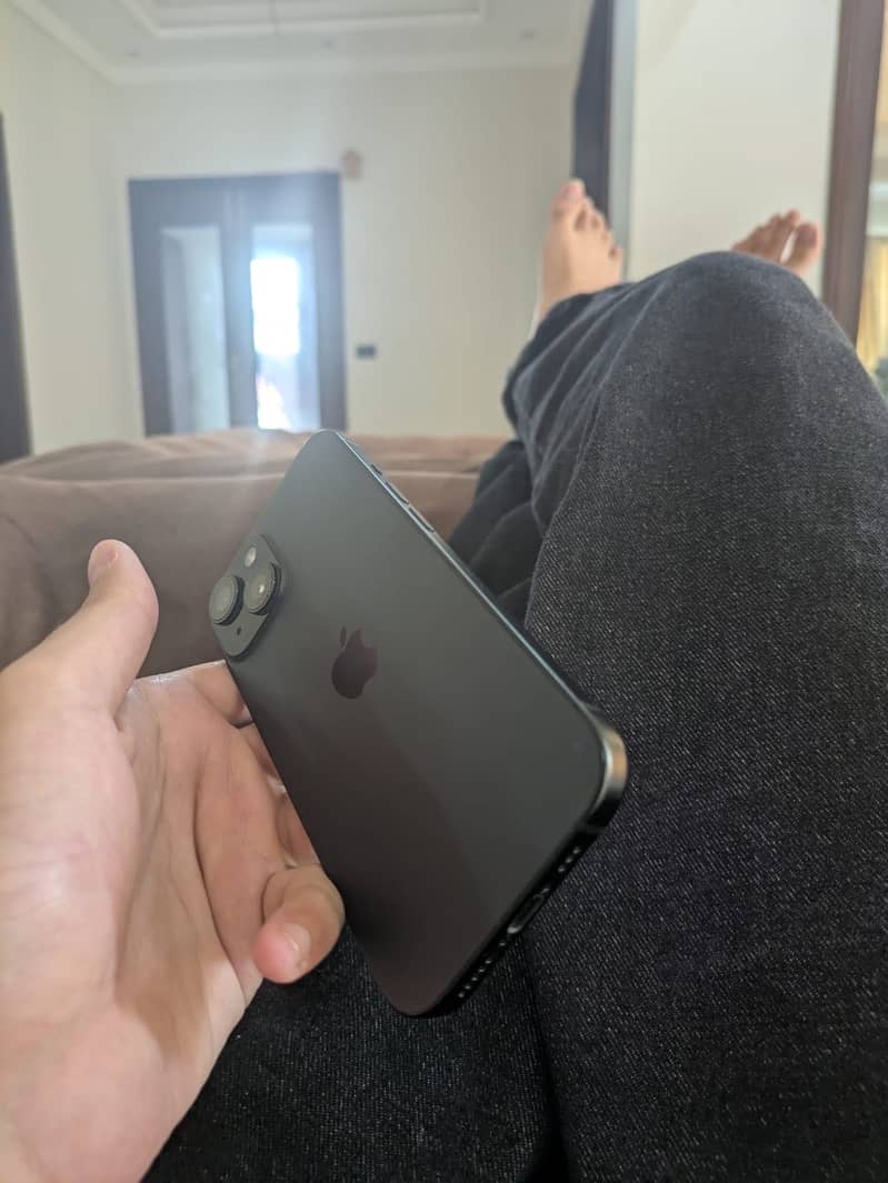 Apple iPhone 15 2