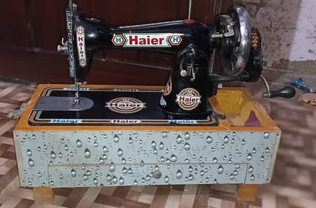 Haier Sewing Machine. . . 9/10 Condition