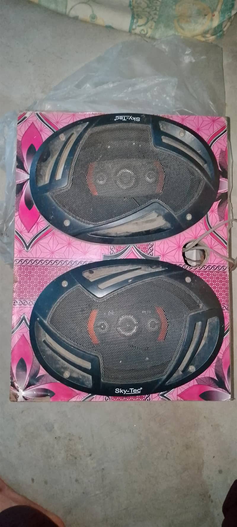 2 speaker 1 unit 0