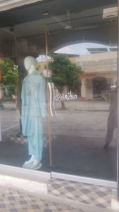 Shop glass door 12 mm for urgent sale