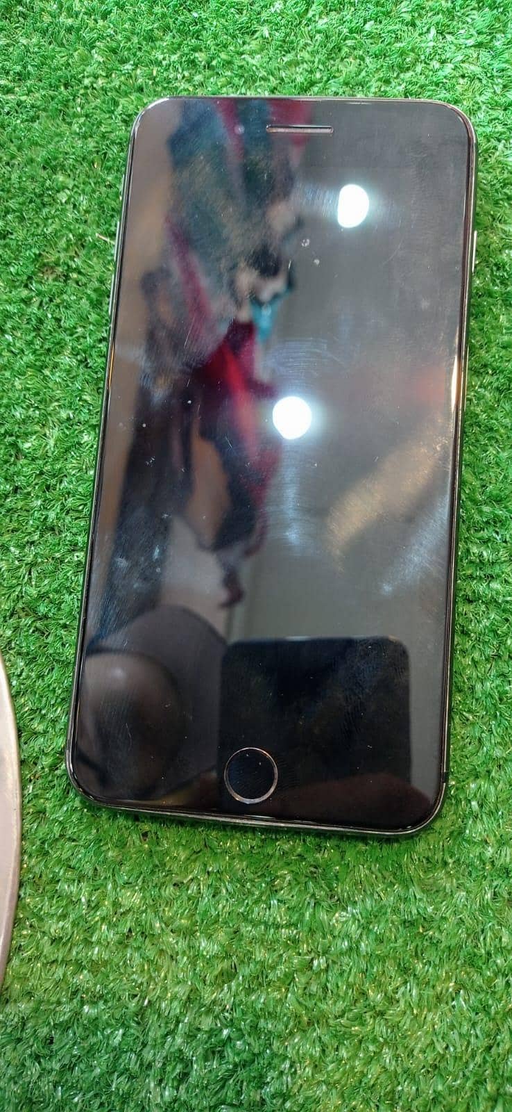 Apple iPhone 8 Plus 0