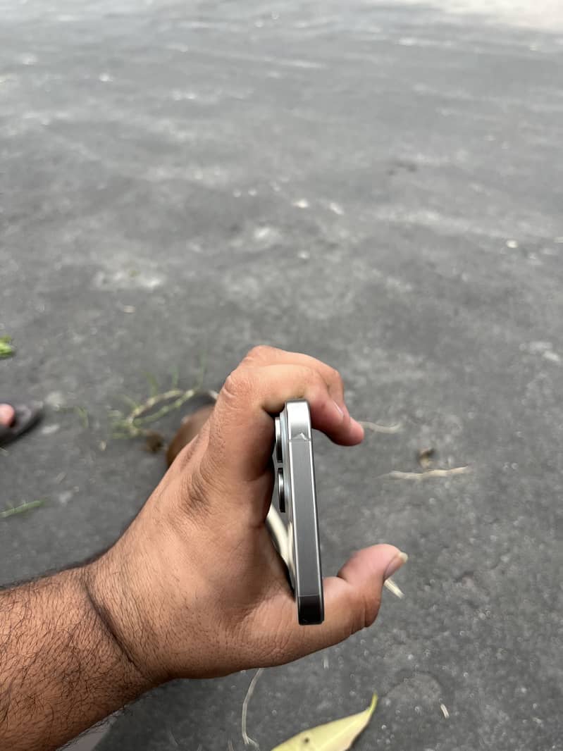Apple iPhone 15 Pro Max 6