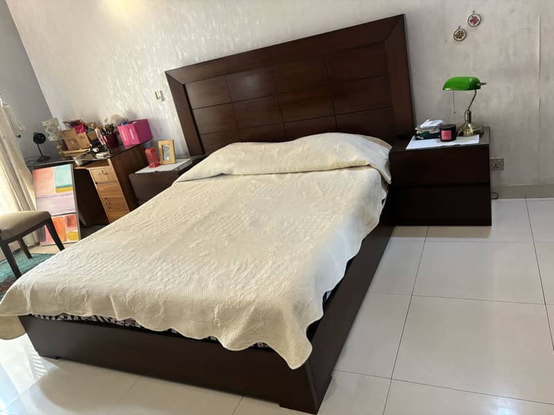 King sized Double bed with mattress 3