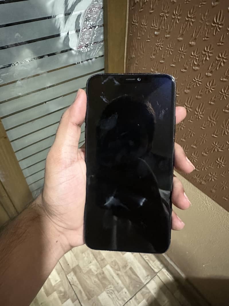 Apple iPhone 11 Pro Max 1