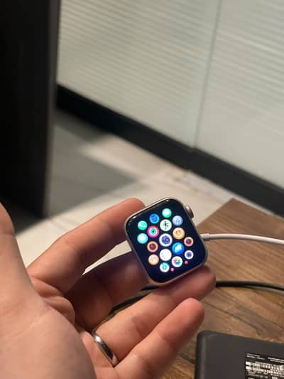 Apple Watch SE (Gen2) 40mm Starlight Aluminum CEL