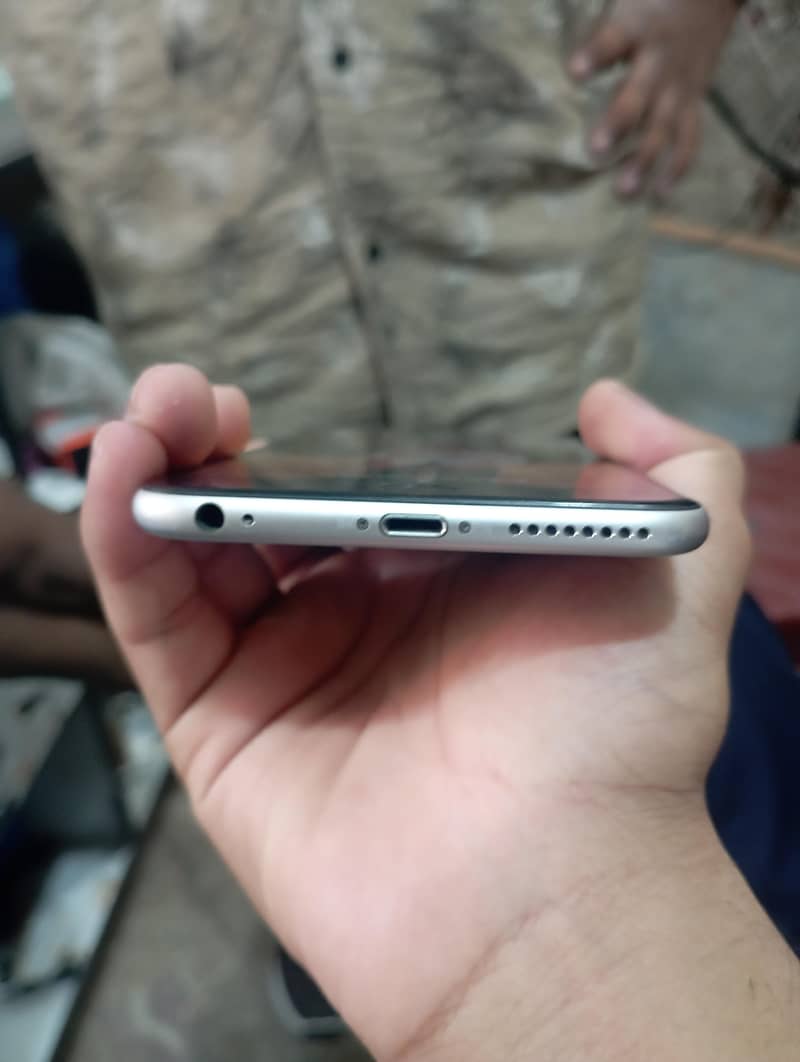 Apple iPhone 6 Plus 2