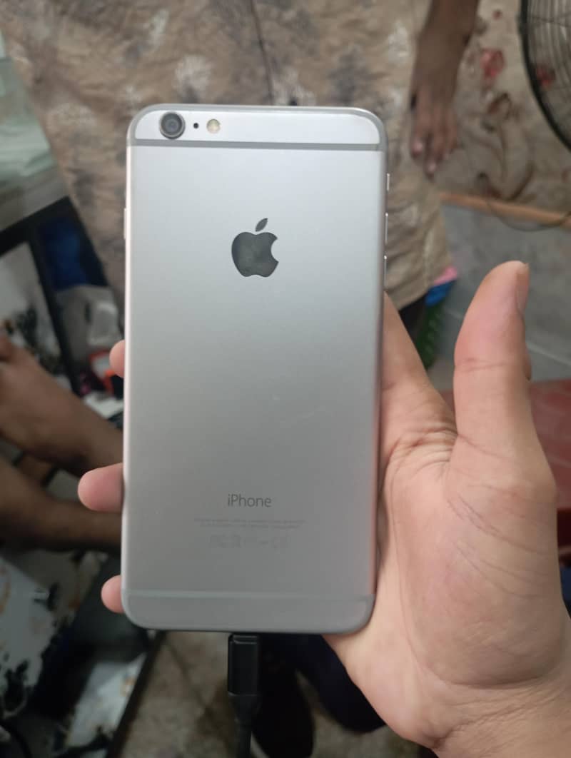Apple iPhone 6 Plus 5