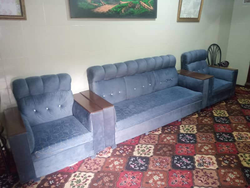 5 seater sofa 0