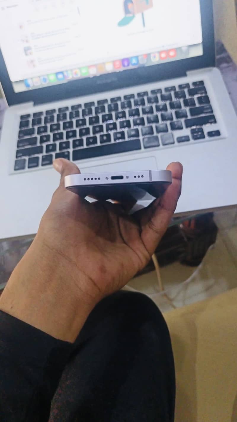 Apple iPhone 14 3