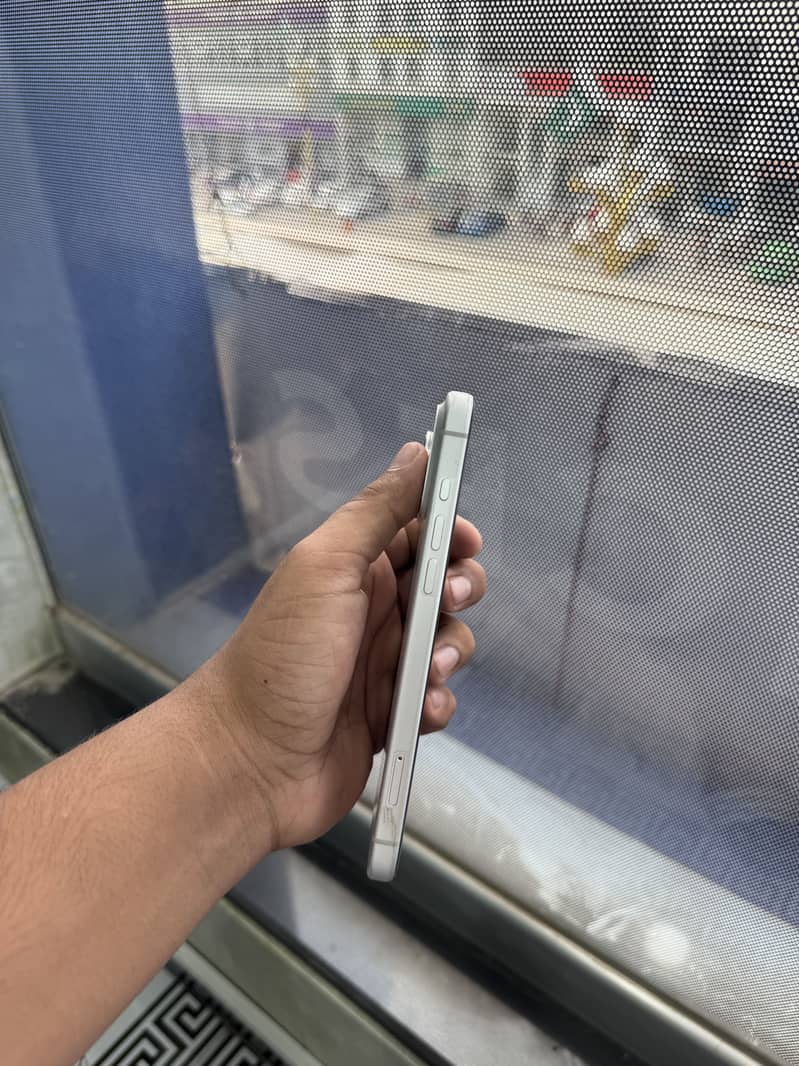 Apple iPhone 17 Pro Max 4