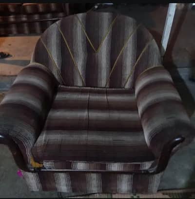 thos lakri h 5 seater sofa . . urgent sale