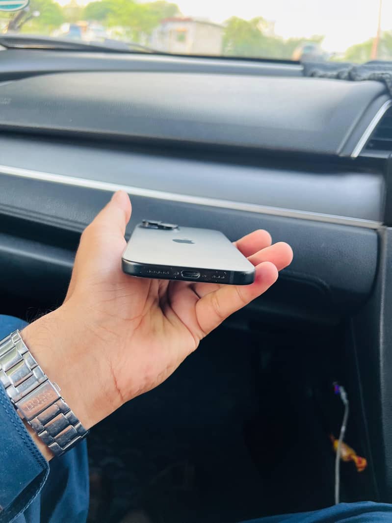Apple iPhone 15 2