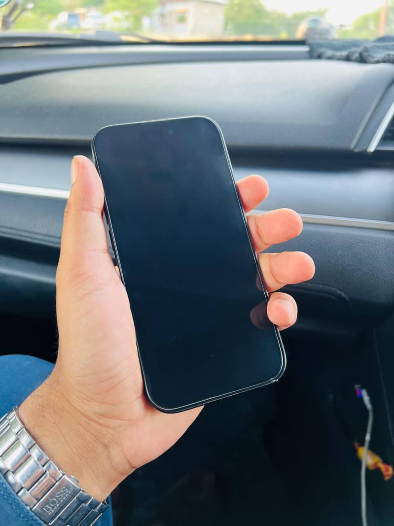 Apple iPhone 15 4