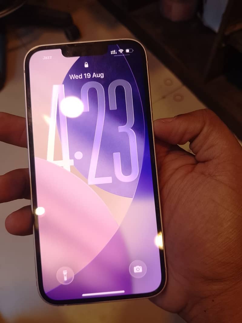 Apple iPhone 13 3