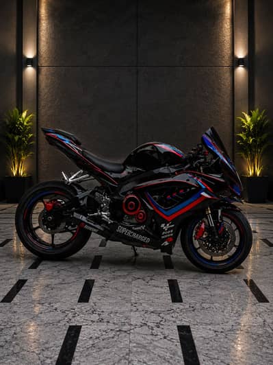 Beautiful fully loaded Customised Gsxr 600 k7