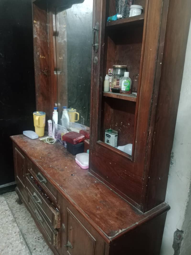 dressing table 0