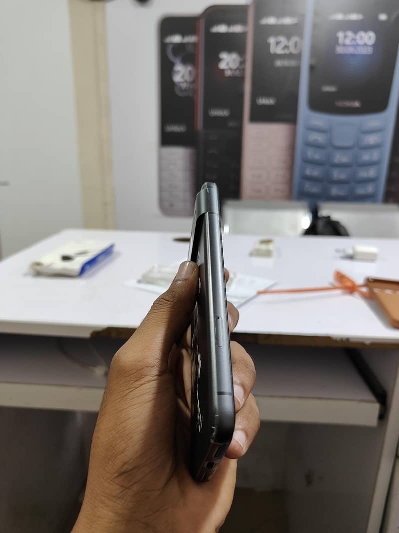 Google Pixel 8 2