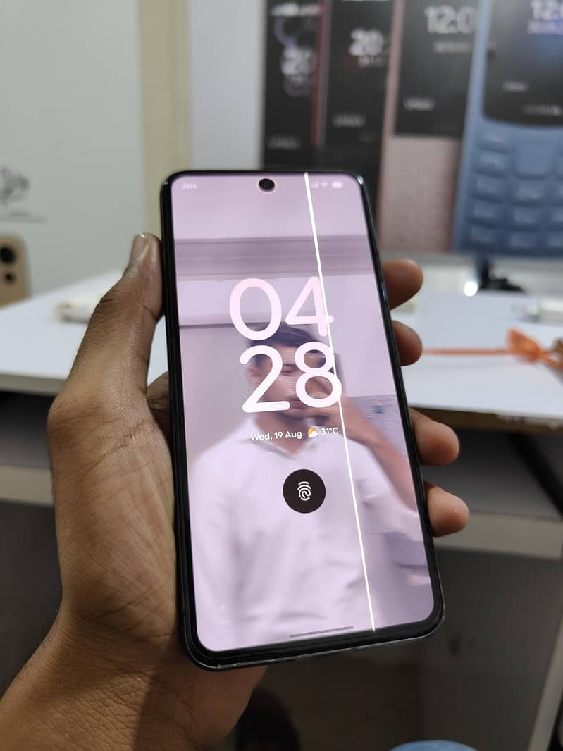 Google Pixel 8 4