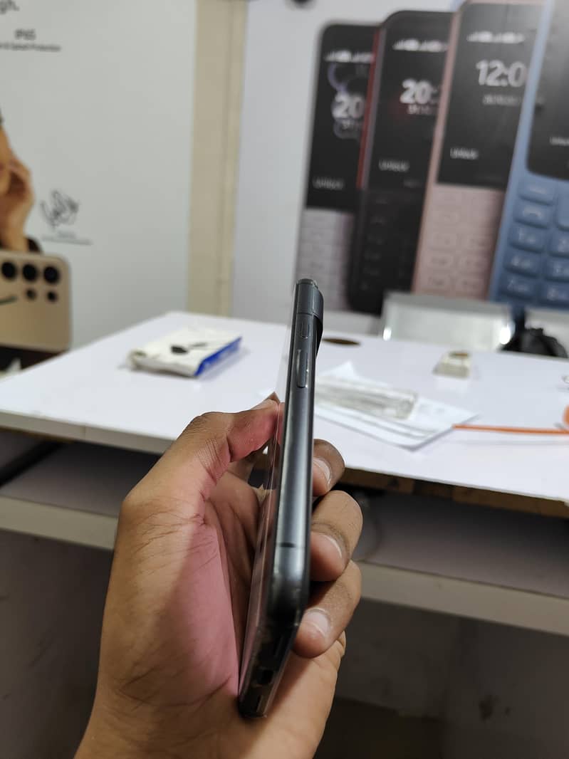Google Pixel 8 3