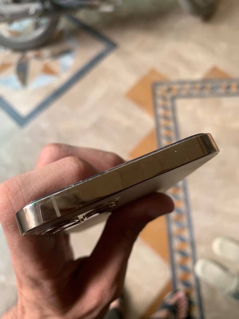 Apple iPhone 12 Pro 6