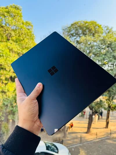 Microsoft Surface Laptop 4 Core i5 11th Gen 8GB RAM 256GB 4k touch.