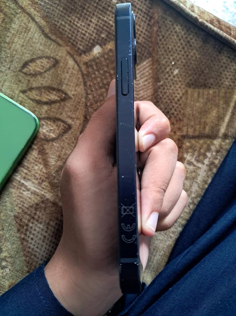 Apple iPhone 12 mini 1