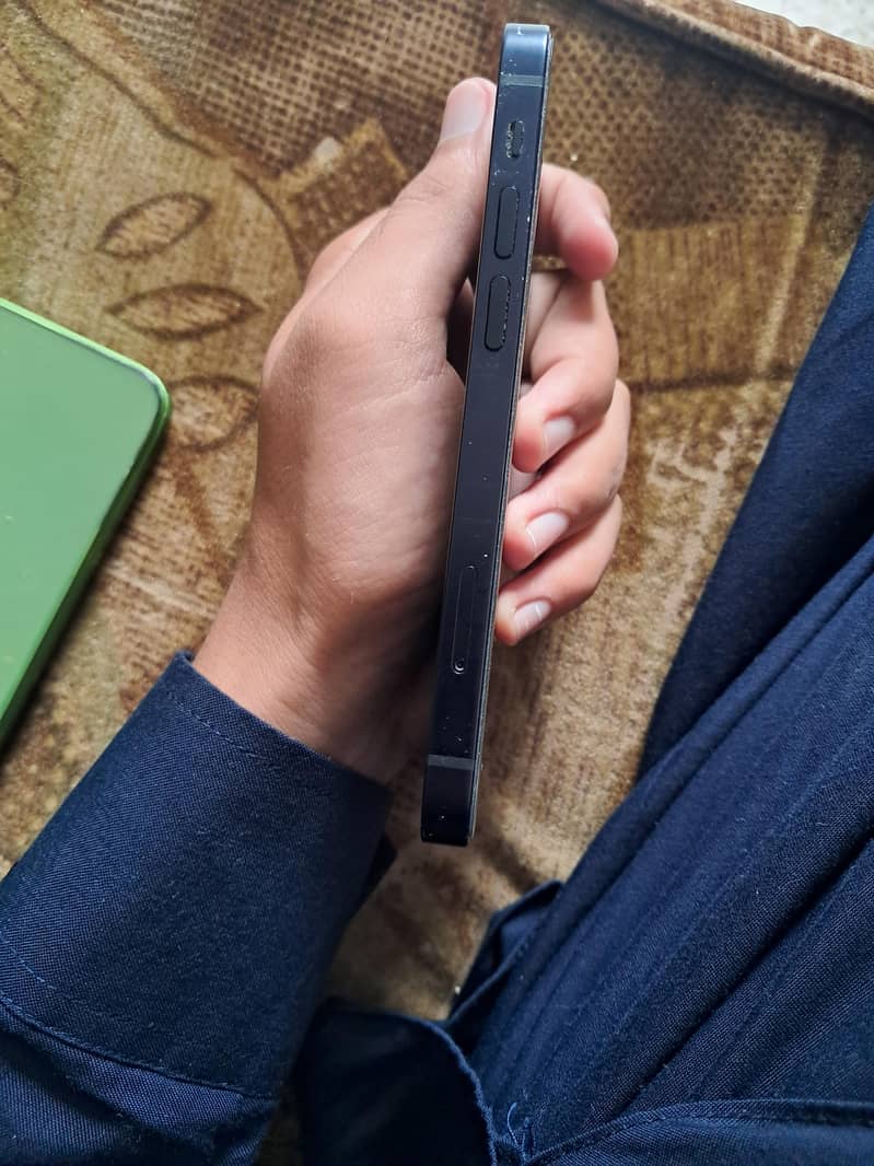 Apple iPhone 12 mini 2