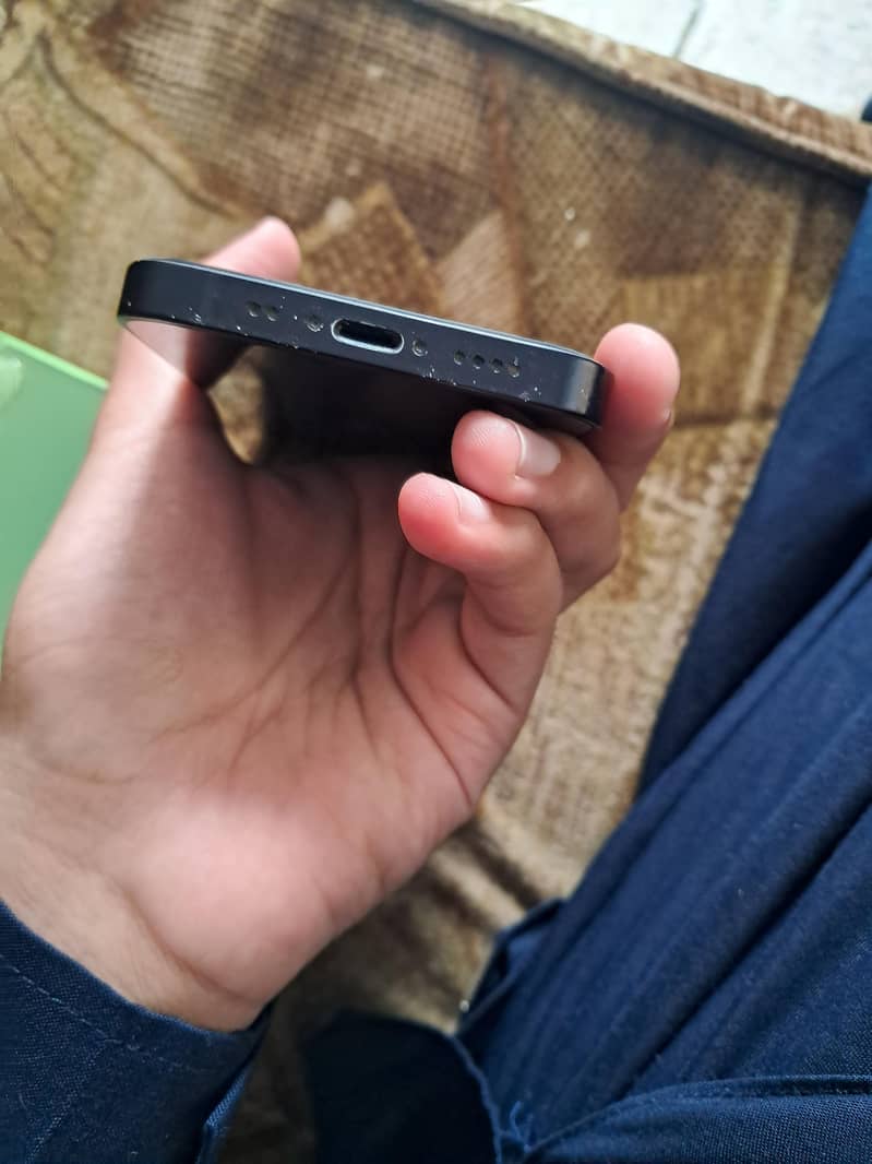 Apple iPhone 12 mini 7