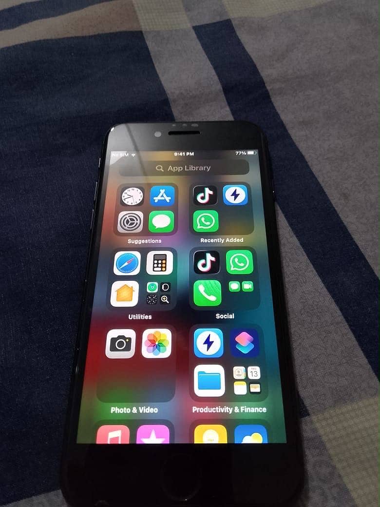 Apple iPhone 7 0