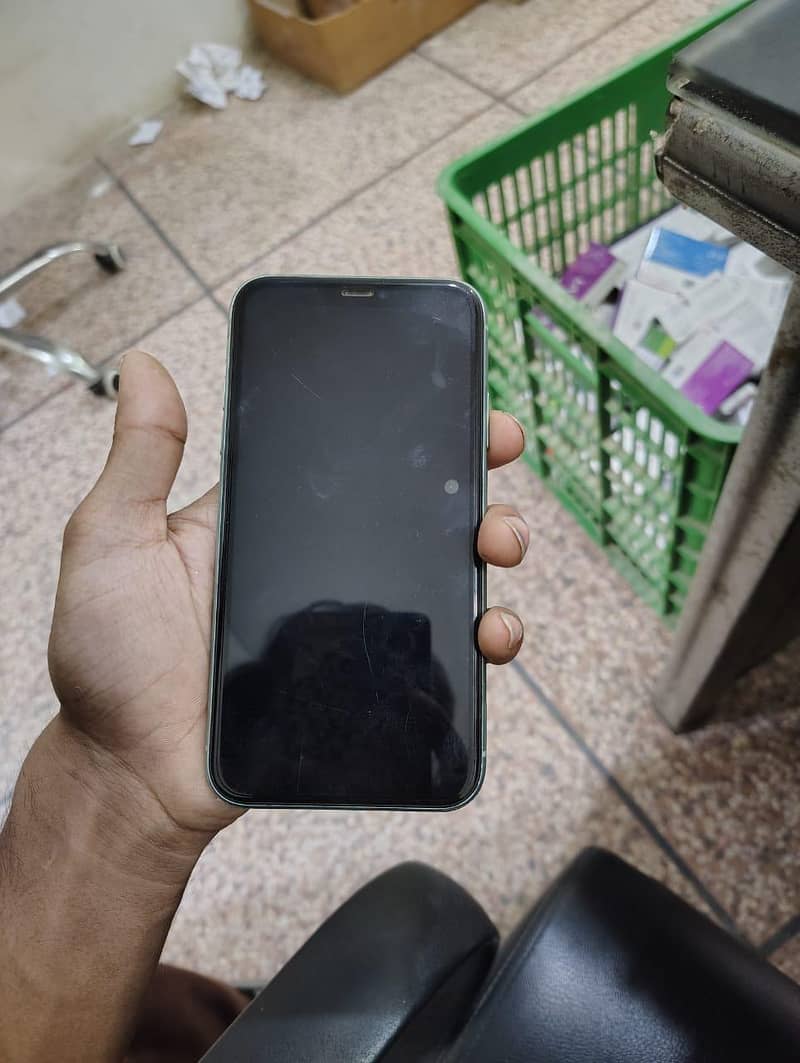 Apple iPhone 11 3
