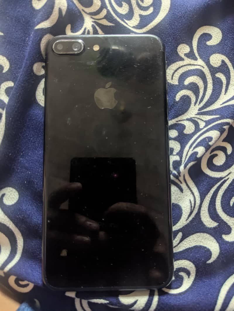 Apple iPhone 7 Plus 0