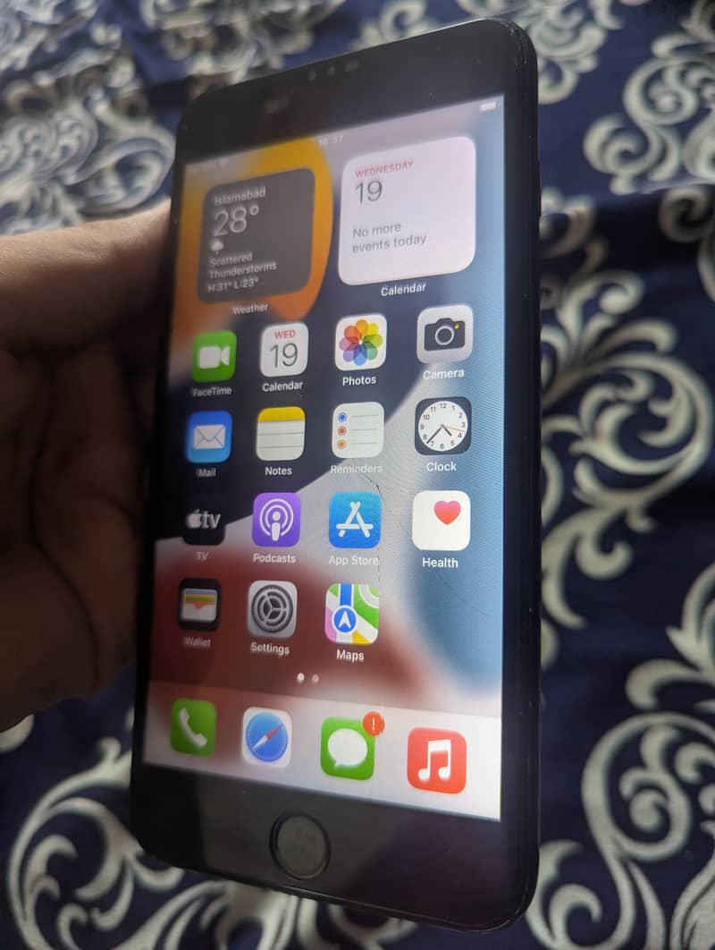 Apple iPhone 7 Plus 1