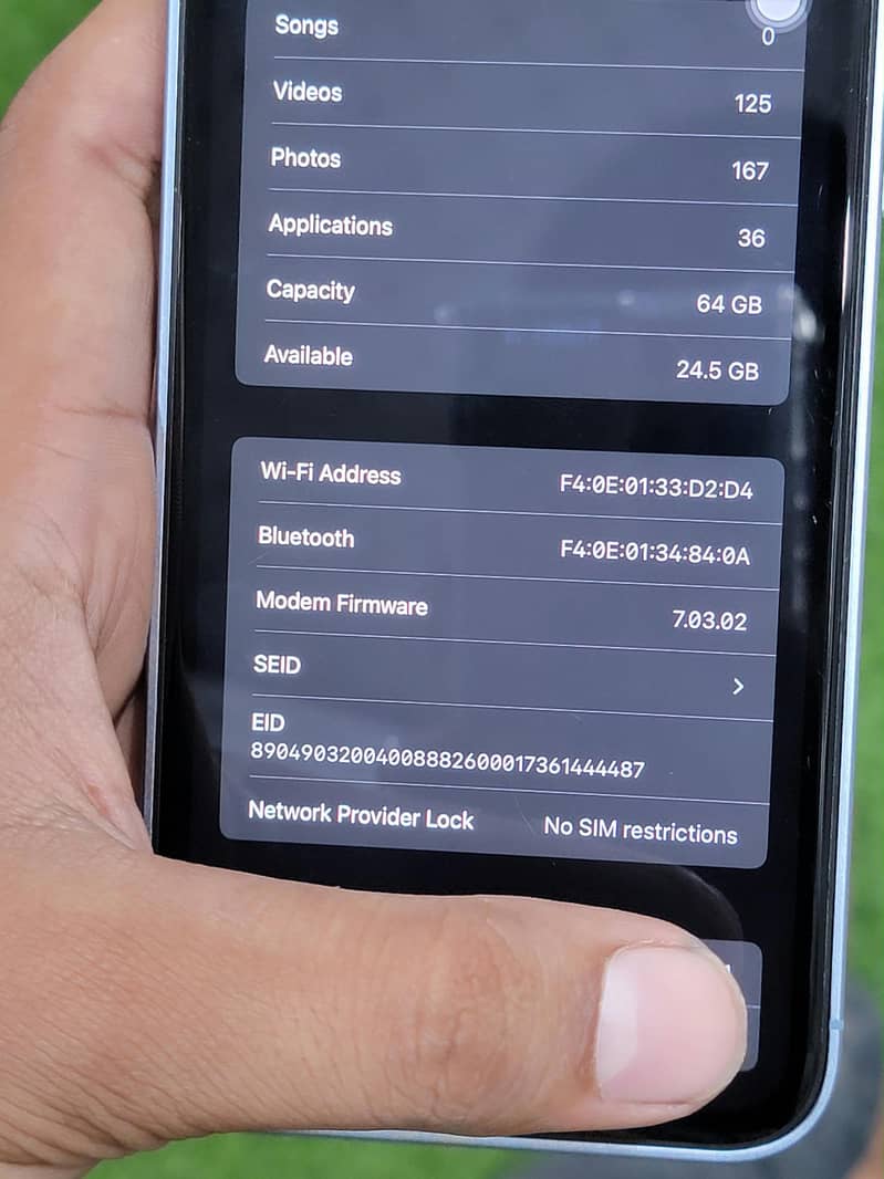 iPhone XR 8