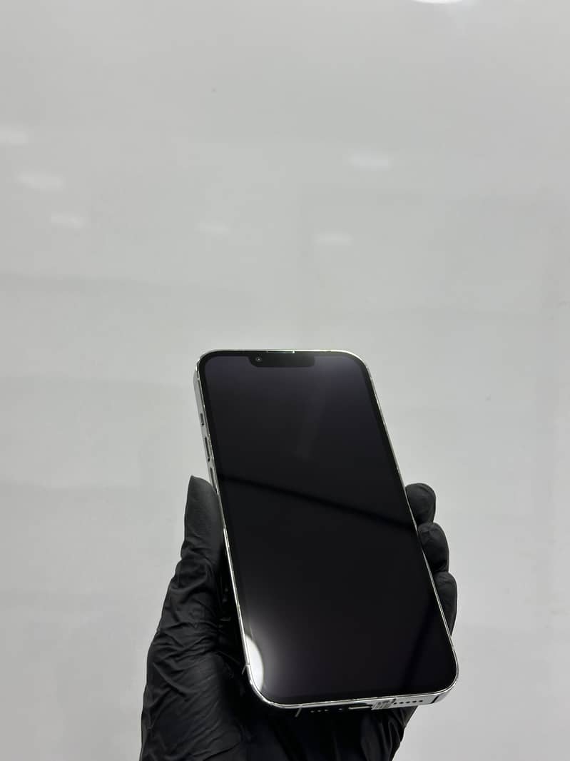 Apple iPhone 13 Pro 1