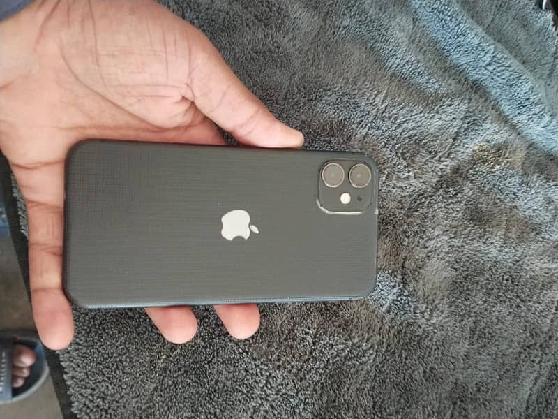 iPhone 11 3