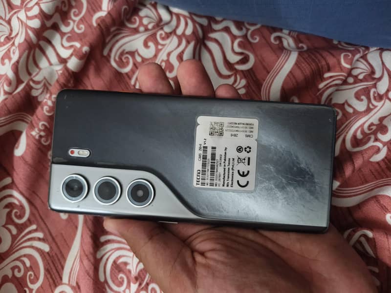 Tecno CAMON 40 Pro 4