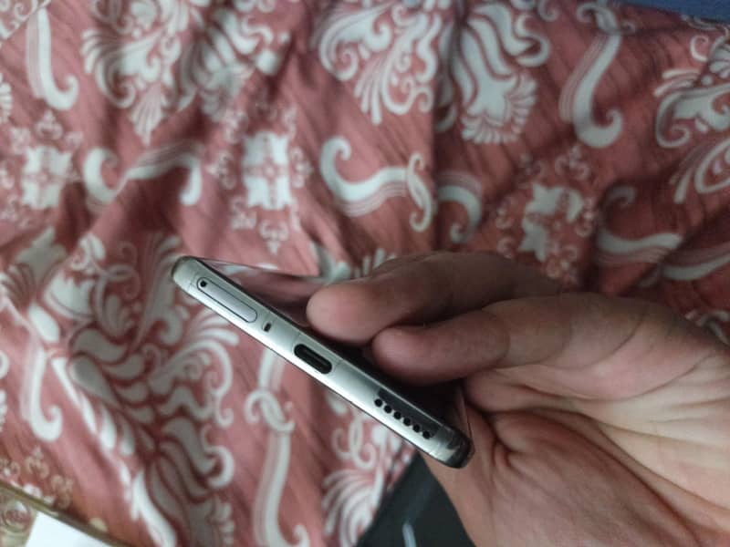 Tecno CAMON 40 Pro 1