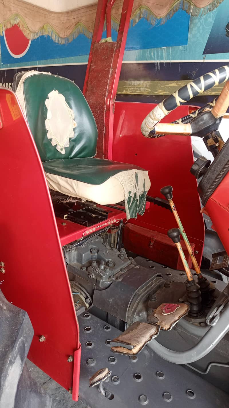 Massey 385 4