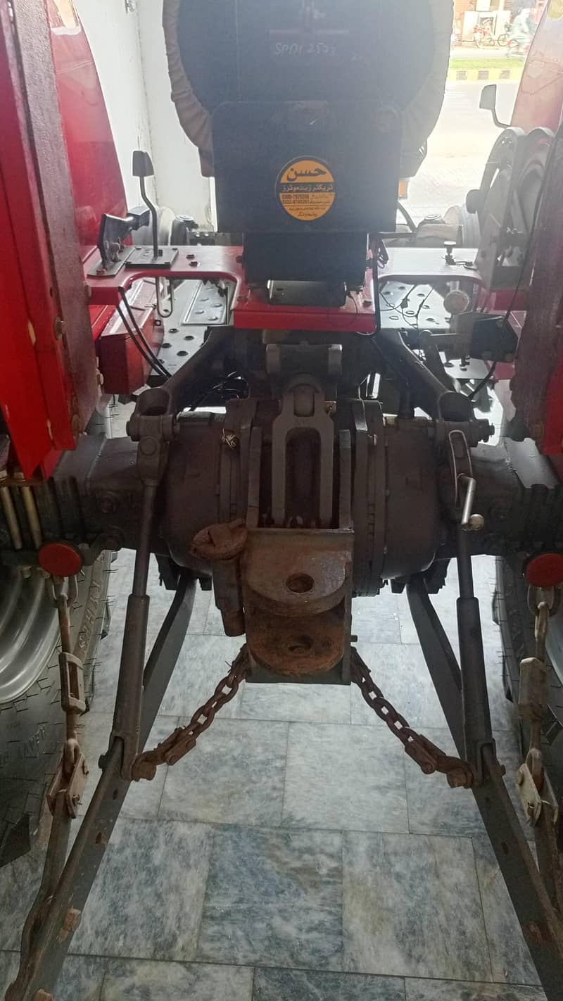 Massey 385 7