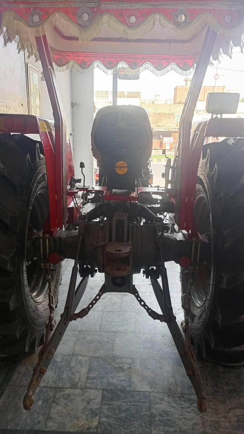 Massey 385 8