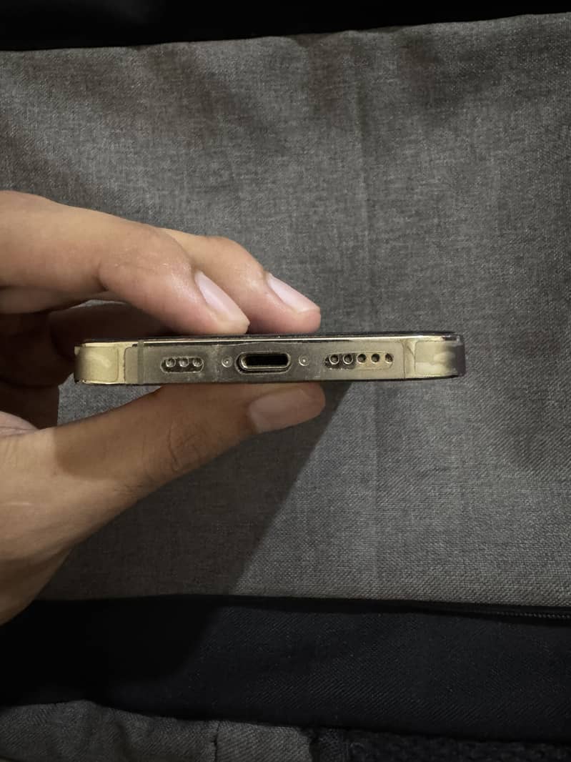 Apple iPhone 13 Pro 8