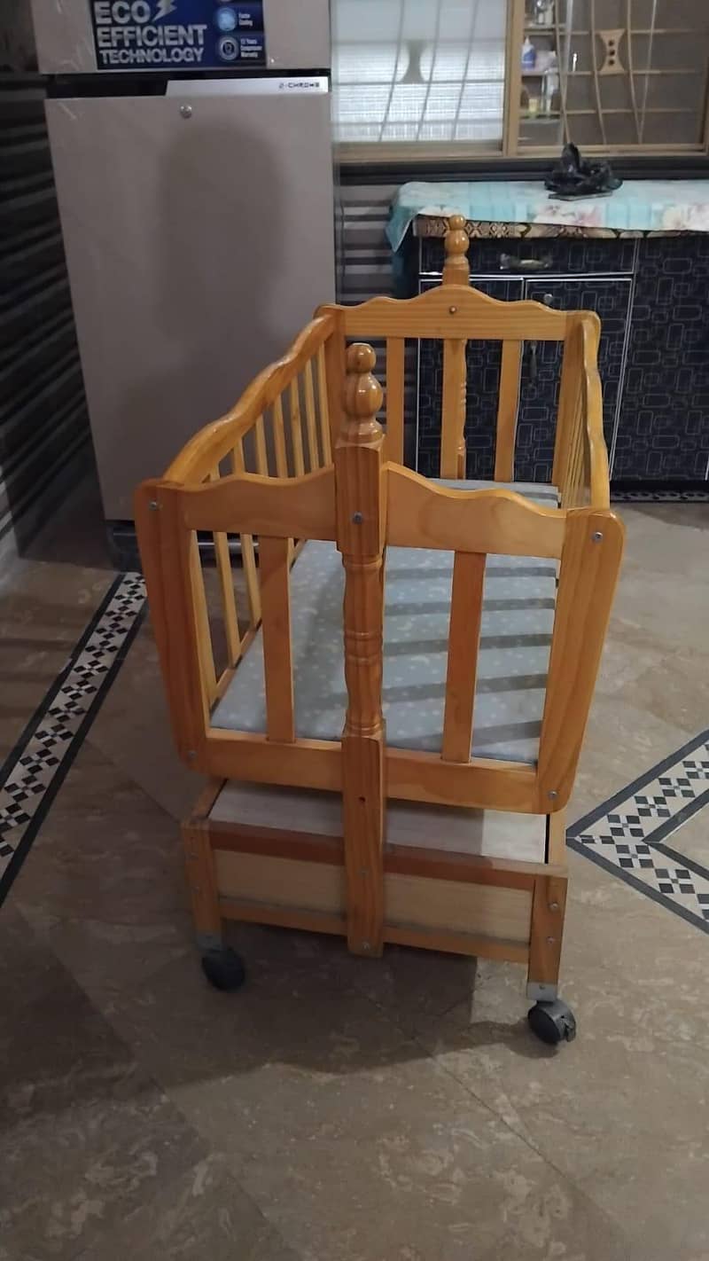 baby cot 1