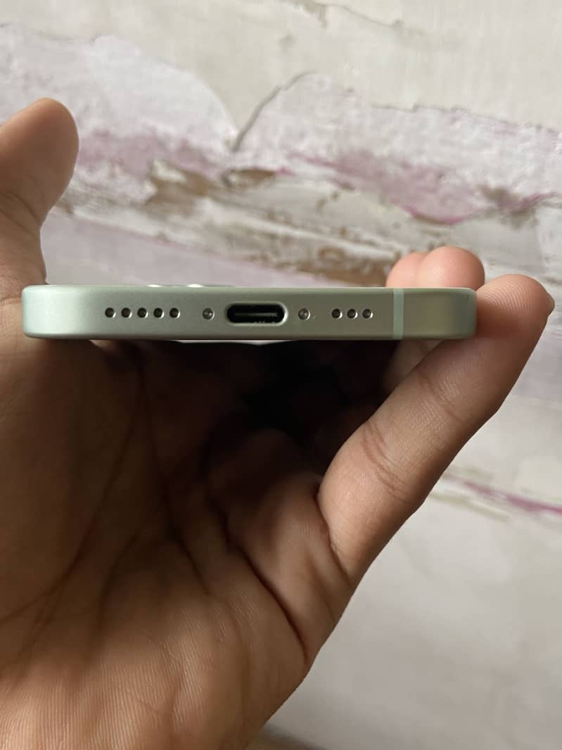 Apple iPhone 15 5