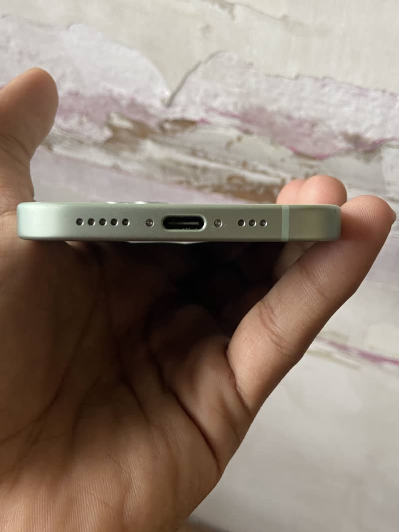 Apple iPhone 15 6