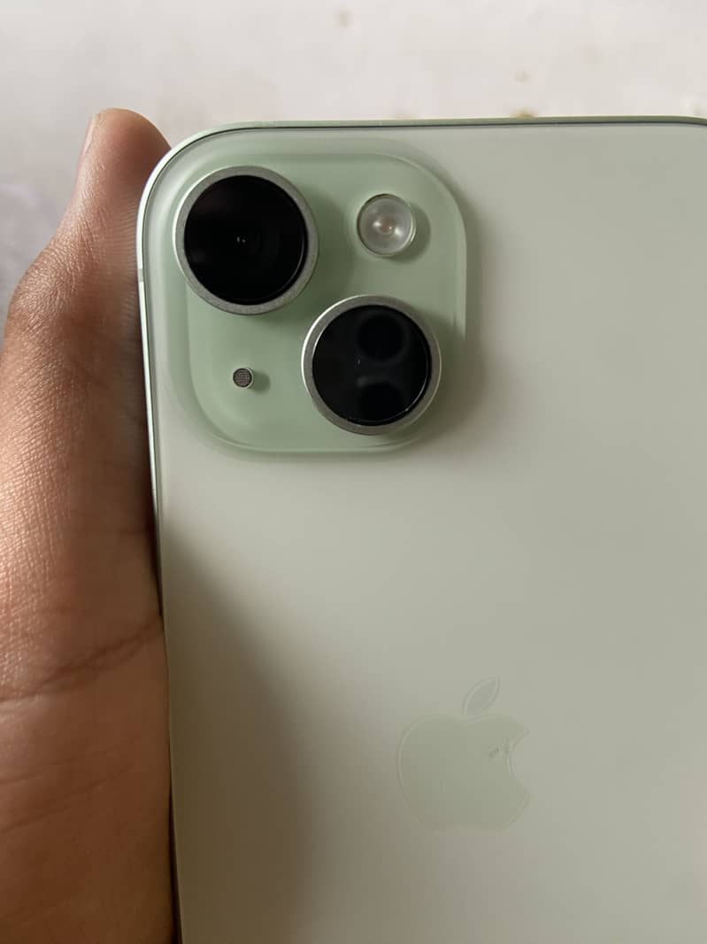 Apple iPhone 15 7