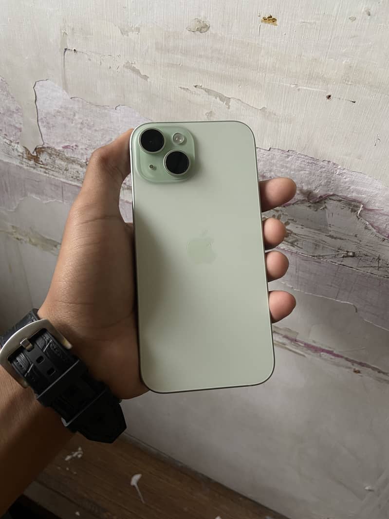 Apple iPhone 15 8
