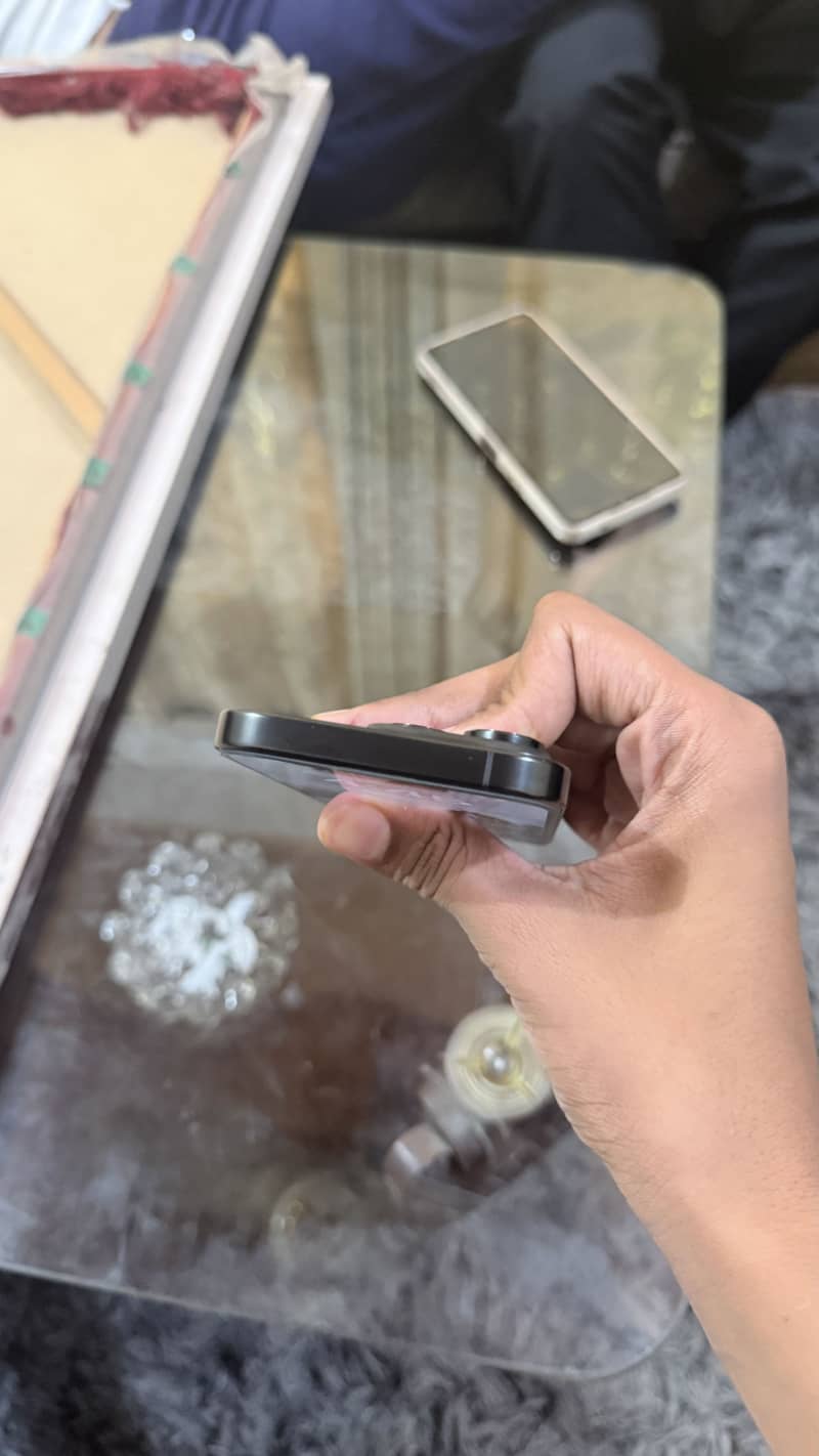 Apple iPhone 16 Pro 4