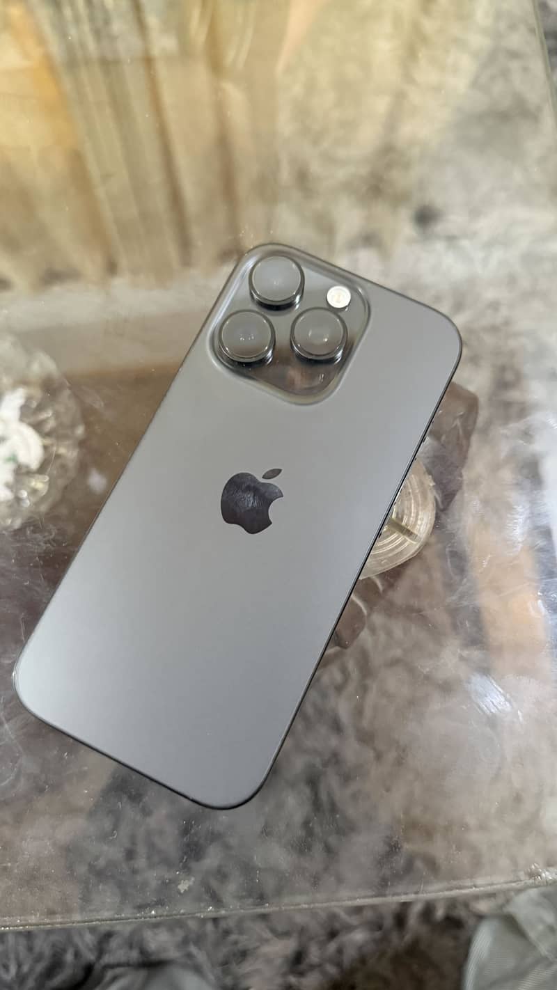 Apple iPhone 16 Pro 0