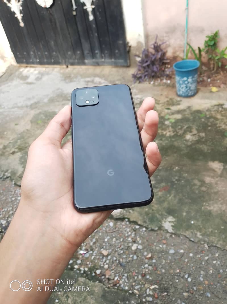 Google Pixel 4 3